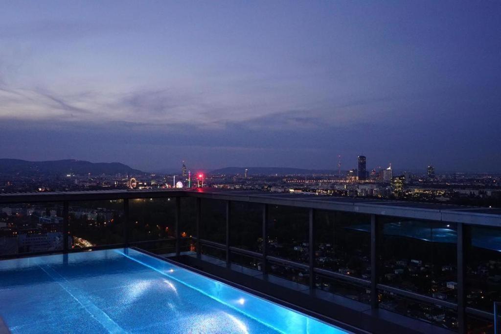 Executive Suite W/ Rooftop Pool Wien Eksteriør billede